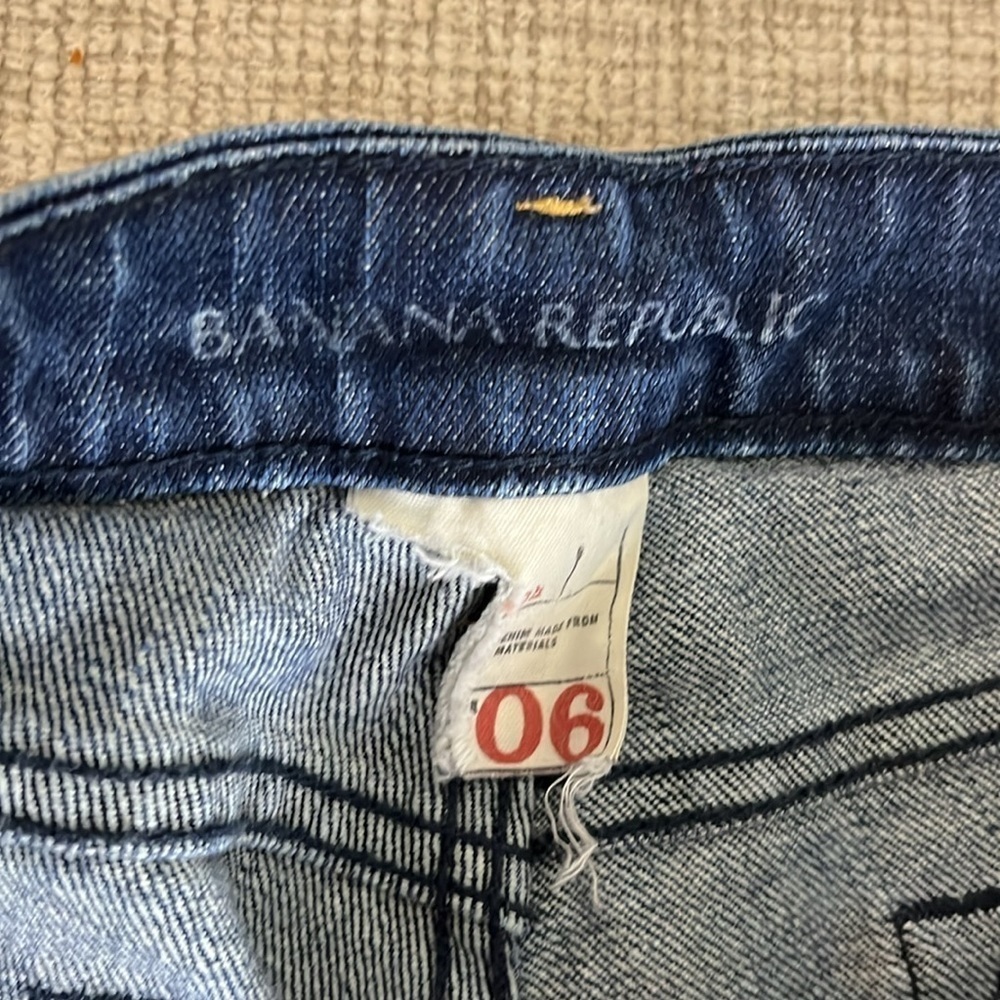 ⭐️ Banana Republic Classic Boot Cut faded Jeans- Size 6 - Picture 2 of 10